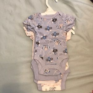 4 pk - boys onesies